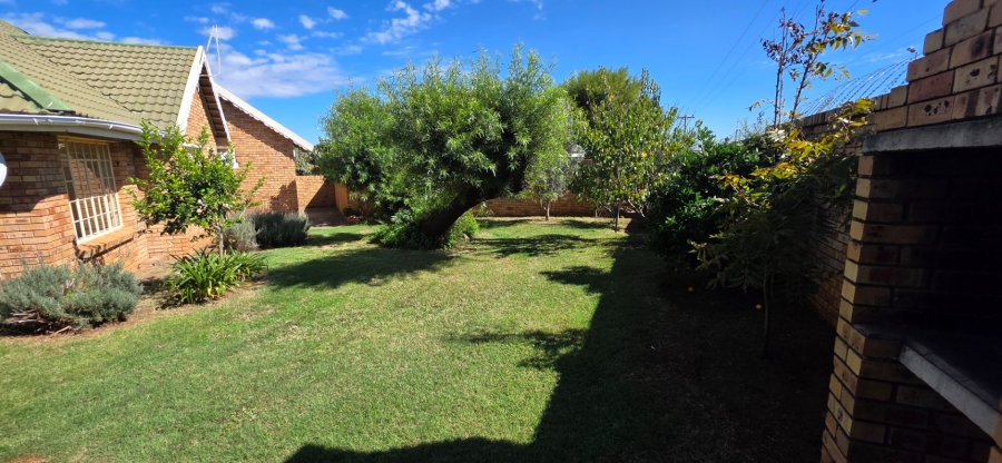 2 Bedroom Property for Sale in Heuwelsig Free State
